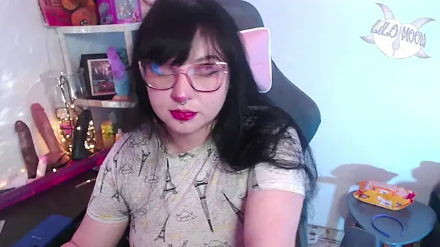 Snapshot of LiloMoon69 chatting on 19, 12, 2024 LiloMoon69 online show from 19, 12, 2024