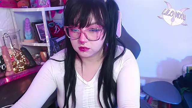 Snapshot of LiloMoon69 chatting on 31, 12, 2024 LiloMoon69 online show from 31, 12, 2024