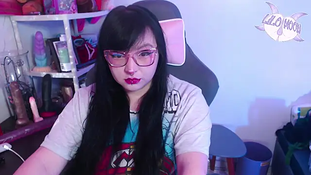 Snapshot of LiloMoon69 chatting on 2, 1, 2025 LiloMoon69 online show from 2, 1, 2025