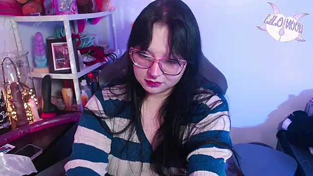 Snapshot of LiloMoon69 chatting on 4, 1, 2025 LiloMoon69 online show from 4, 1, 2025