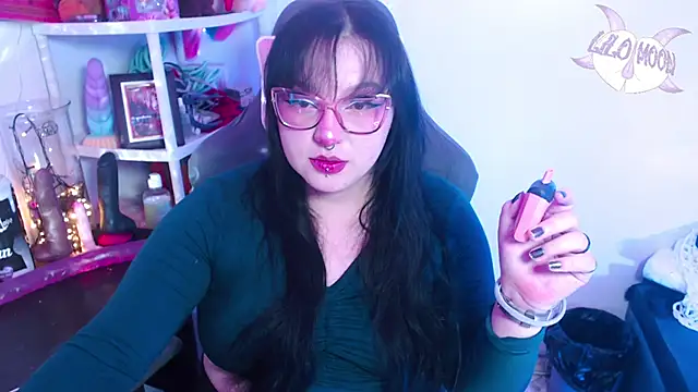 Snapshot of LiloMoon69 chatting on 7, 1, 2025 LiloMoon69 online show from 7, 1, 2025