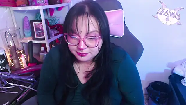 Snapshot of LiloMoon69 chatting on 7, 1, 2025 LiloMoon69 online show from 7, 1, 2025