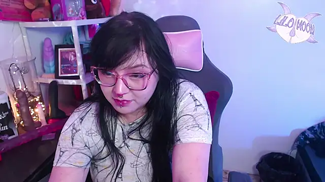 Snapshot of LiloMoon69 chatting on 10, 1, 2025 LiloMoon69 online show from 10, 1, 2025