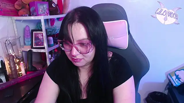 Snapshot of LiloMoon69 chatting on 11, 1, 2025 LiloMoon69 online show from 11, 1, 2025