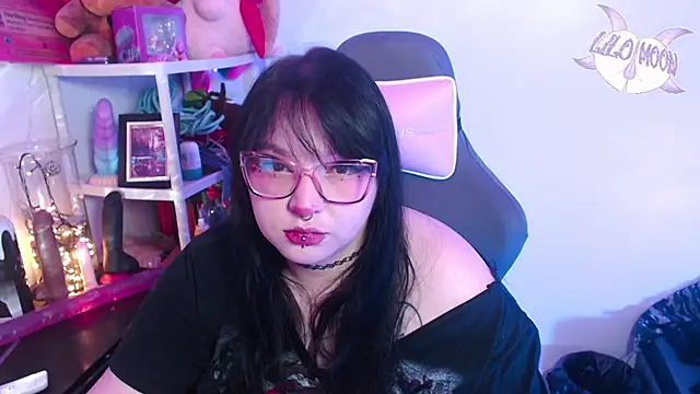 Snapshot of LiloMoon69 chatting on 12, 1, 2025 LiloMoon69 online show from 12, 1, 2025