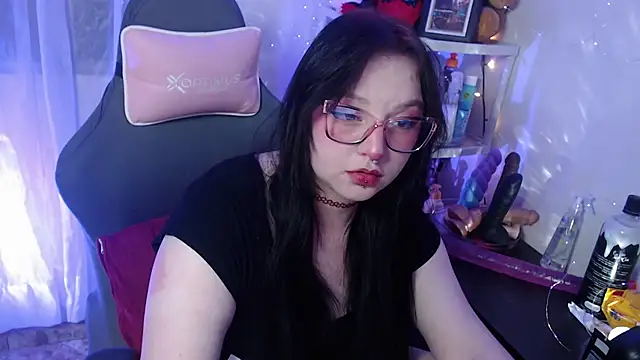 Snapshot of LiloMoon69 chatting on 3, 2, 2025 LiloMoon69 online show from 3, 2, 2025