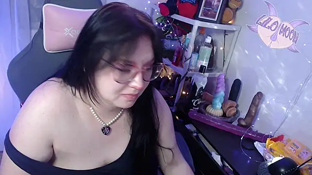 Snapshot of LiloMoon69 chatting on 4, 2, 2025 LiloMoon69 online show from 4, 2, 2025