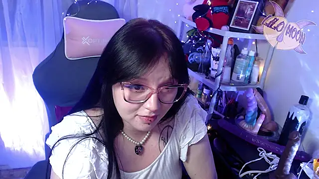 Snapshot of LiloMoon69 chatting on 8, 2, 2025 LiloMoon69 online show from 8, 2, 2025