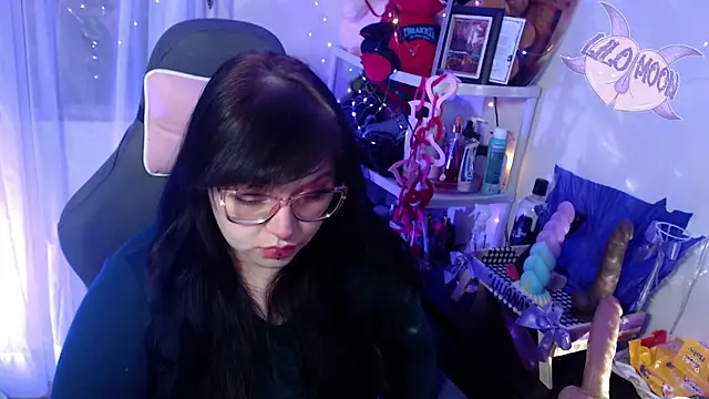 Snapshot of LiloMoon69 chatting on 18, 2, 2025 LiloMoon69 online show from 18, 2, 2025