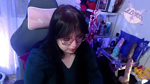 Snapshot of LiloMoon69 chatting on 18, 2, 2025 LiloMoon69 online show from 18, 2, 2025