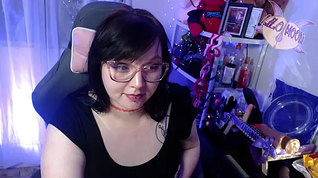 Snapshot of LiloMoon69 chatting on 21, 2, 2025 LiloMoon69 online show from 21, 2, 2025