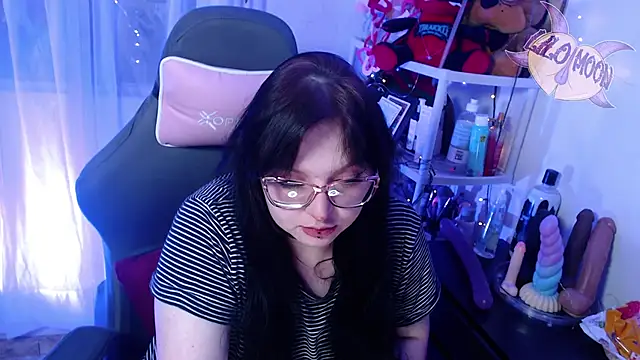 Snapshot of LiloMoon69 chatting on 22, 2, 2025 LiloMoon69 online show from 22, 2, 2025