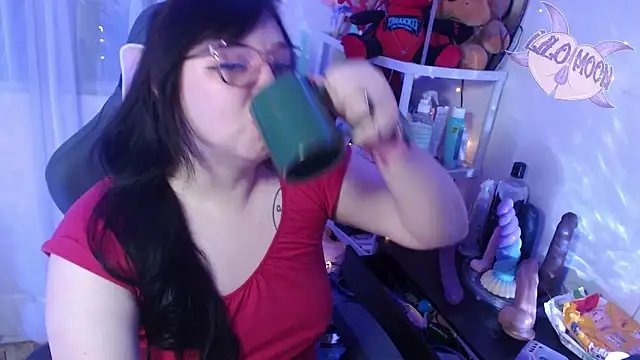 Snapshot of LiloMoon69 chatting on 28, 2, 2025 LiloMoon69 online show from 28, 2, 2025