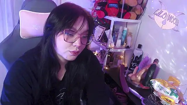 Snapshot of LiloMoon69 chatting on 12, 3, 2025 LiloMoon69 online show from 12, 3, 2025