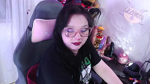 Snapshot of LiloMoon69 chatting on 2, 10, 2025 LiloMoon69 online show from 2, 10, 2025