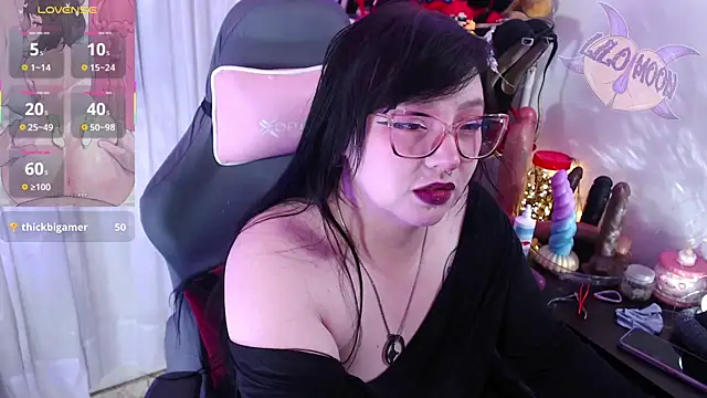 Snapshot of LiloMoon69 chatting on 12, 10, 2025 LiloMoon69 online show from 12, 10, 2025