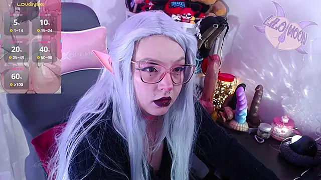 Snapshot of LiloMoon69 chatting on 13, 10, 2025 LiloMoon69 online show from 13, 10, 2025