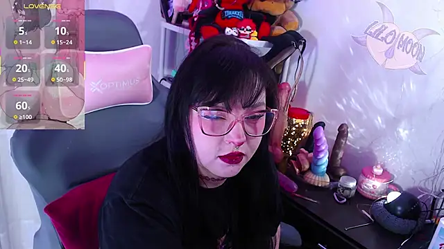 Snapshot of LiloMoon69 chatting on 14, 10, 2025 LiloMoon69 online show from 14, 10, 2025
