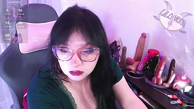 LiloMoon69 online show from 4, 5, 2026