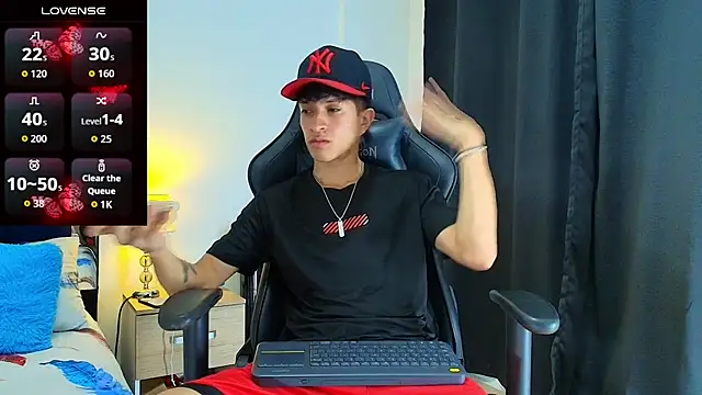 Snapshot of _CamiloBass chatting on 7, 7, 2026 CamiloBass online show from 7, 7, 2026