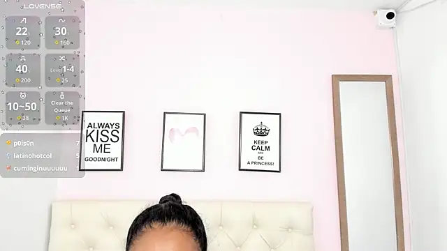 Snapshot of OliviaBurning chatting on 7, 8, 2026 OliviaBurning online show from 7, 8, 2026