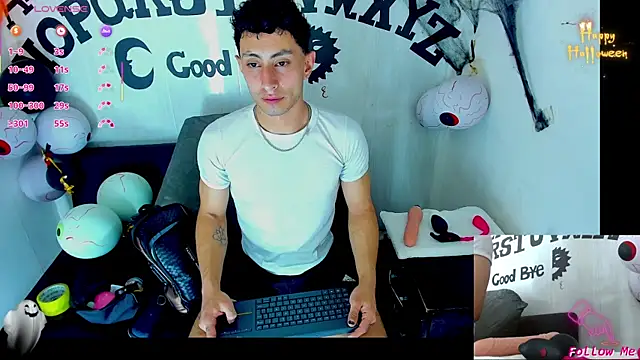 Piggy Eddy online show from 1, 11, 2025