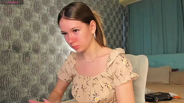 Nicole Charm online show from 25, 6, 2026