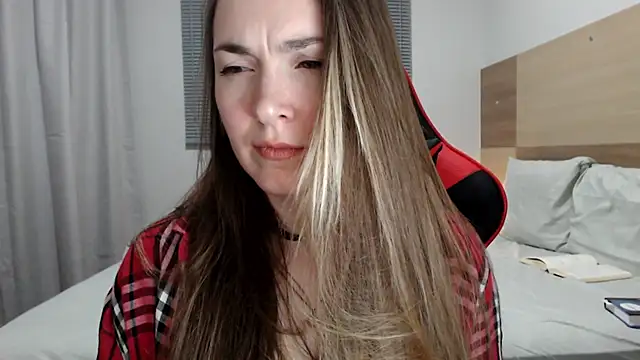 Snapshot of Naughty_Annn chatting on 15, 12, 2025 Naughty Annn online show from 15, 12, 2025