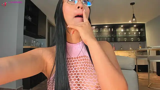Snapshot of NatyFerrer_ chatting on 10, 1, 2025 NatyFerrer  online show from 10, 1, 2025