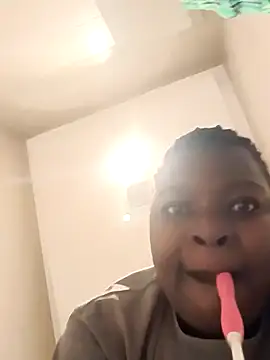 Snapshot of Yours_faithfully1 chatting on 2, 11, 2025 Yours faithfully1 online show from 2, 11, 2025