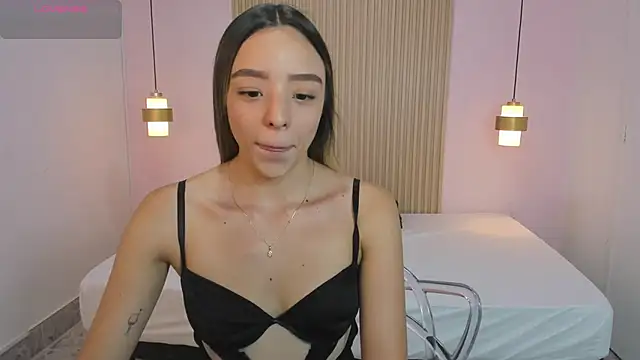 AliceRoss0 online show from 6, 5, 2026