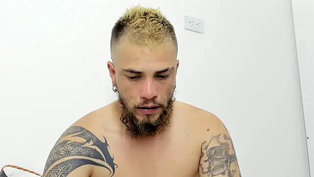 Snapshot of Beard_xox chatting on 24, 6, 2026 Beard xox online show from 24, 6, 2026