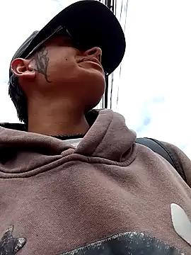 Cuervo maniaco online show from 13, 2, 2025