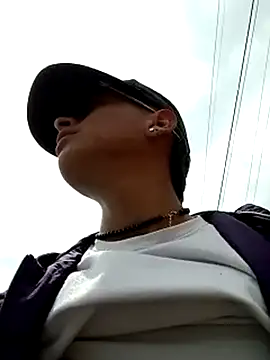 Cuervo maniaco online show from 1, 3, 2025