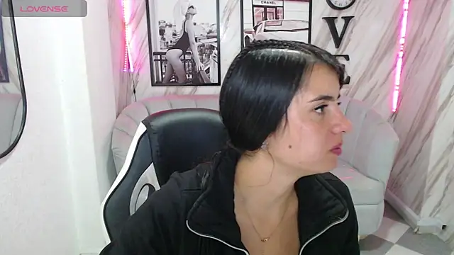  samantha b online show from 6, 3, 2025