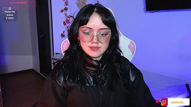 suzumi   online show from 5, 1, 2025