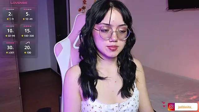 suzumi   online show from 7, 1, 2025