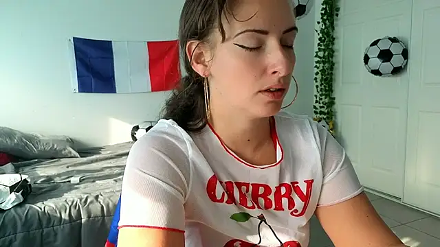 Sapphir3xoxo online show from 25, 6, 2026