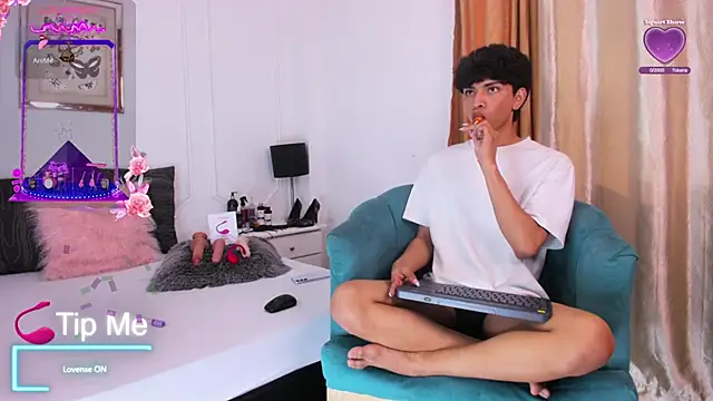 Snapshot of Santy_carrington chatting on 5, 2, 2025 Santy carrington online show from 5, 2, 2025