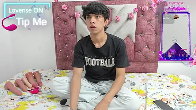 Snapshot of Santy_carrington chatting on 4, 3, 2025 Santy carrington online show from 4, 3, 2025