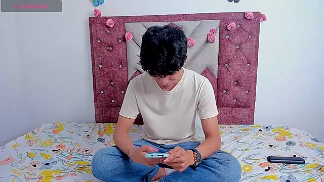 Snapshot of Santy_carrington chatting on 11, 3, 2025 Santy carrington online show from 11, 3, 2025