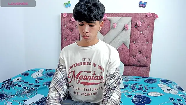 Snapshot of Santy_carrington chatting on 19, 3, 2025 Santy carrington online show from 19, 3, 2025