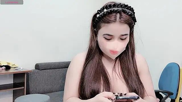 Snapshot of LyLy_Office chatting on 26, 12, 2024 LyLy Office online show from 26, 12, 2024