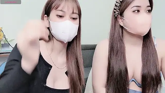 Snapshot of LyLy_Office chatting on 11, 1, 2025 LyLy Office online show from 11, 1, 2025