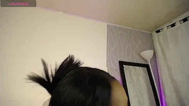 Britanymooree online show from 7, 2, 2025