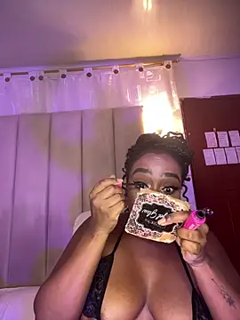 Britanymooree online show from 18, 3, 2026