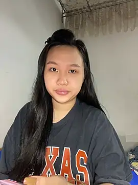 Snapshot of Odette68 chatting on 2, 7, 2026 Odette68 online show from 2, 7, 2026