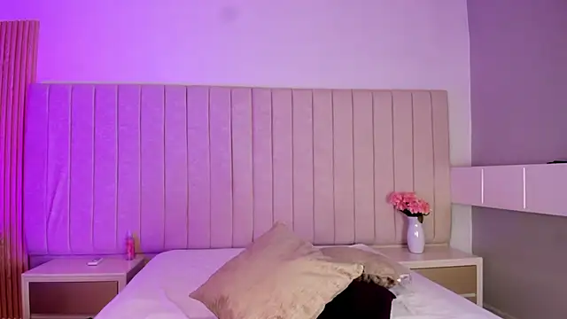 Littleolivia  online show from 24, 3, 2026