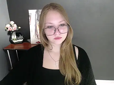Snapshot of lady_minx chatting on 21, 10, 2025 lady minx online show from 21, 10, 2025