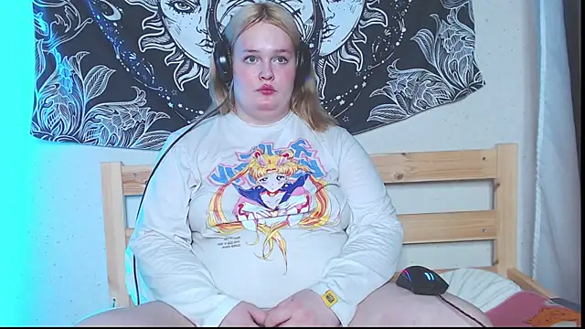 Snapshot of rozzhaos8 chatting on 21, 9, 2025 rozzhaos8 online show from 21, 9, 2025